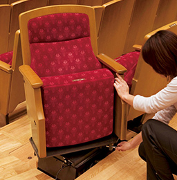 image Swivel seat with electric lift 1